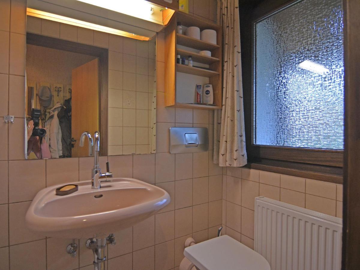 Furnished Bungalow With Peaceful Neighbourhood Meschede Bagian luar foto