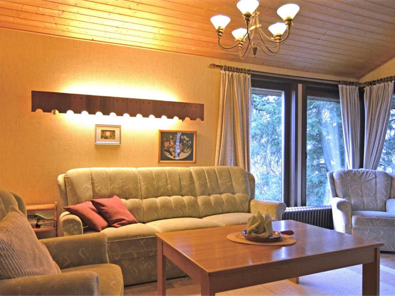 Furnished Bungalow With Peaceful Neighbourhood Meschede Bagian luar foto